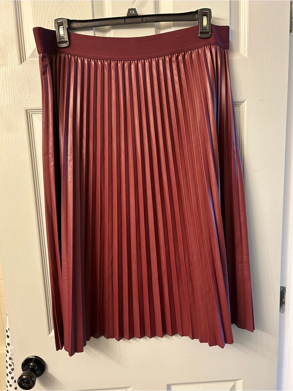 Simply Vera Vera Wang Burgundy Pleated Faux-Leather Skirt - Picture 3 of 3